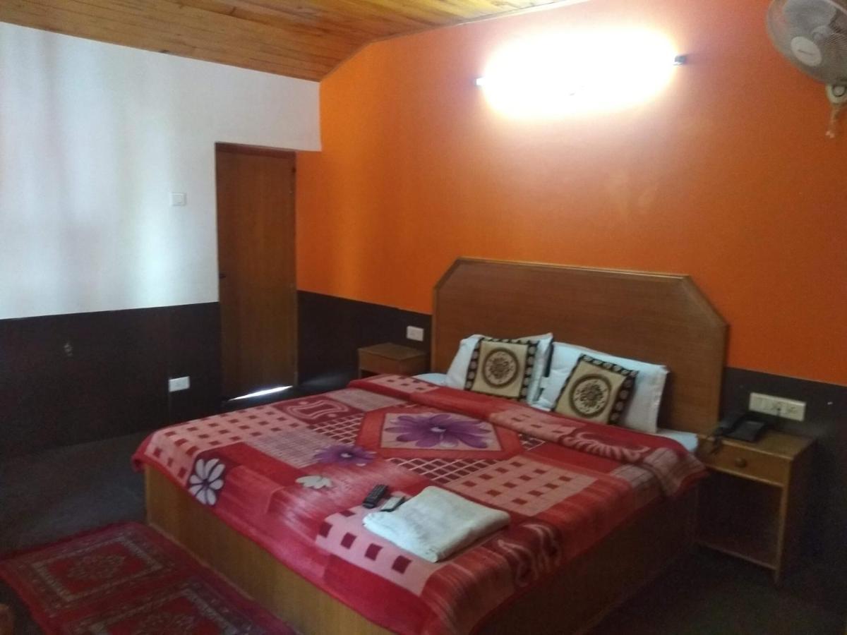 Hotel Hilltop Манали Экстерьер фото